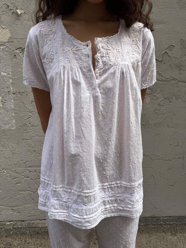 Embroidered cotton set
