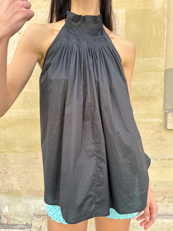 Black backless top