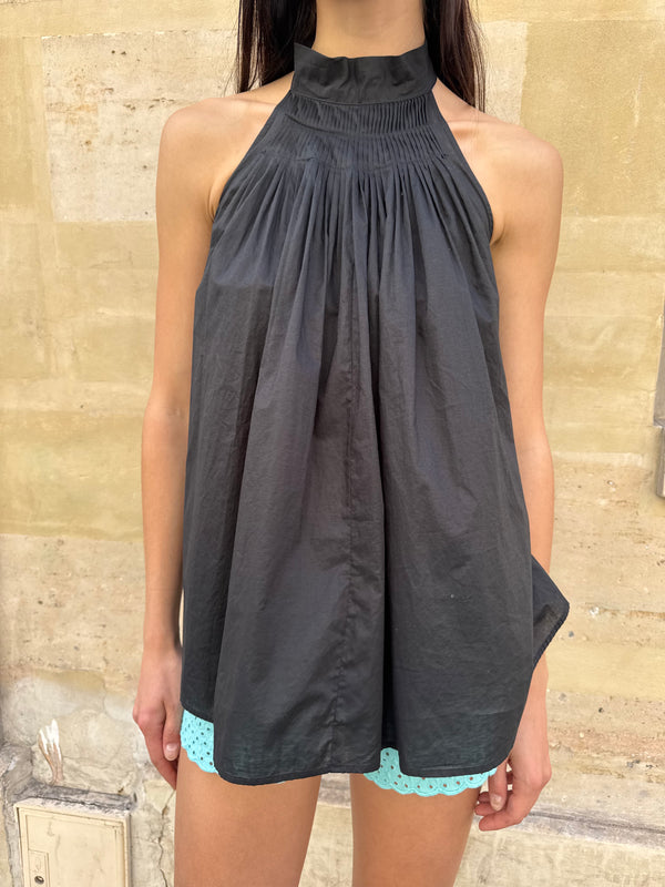 Black backless top